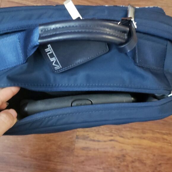 Tumi Blue Floral Chic Feminine Designer Voyageur Travel Carry On Roller Bag - Picture 4 of 13